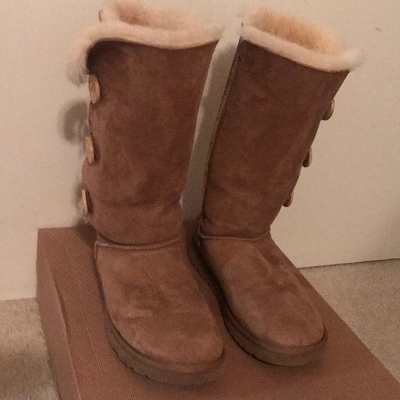 UGG Shoes - UGG bailey triplet
